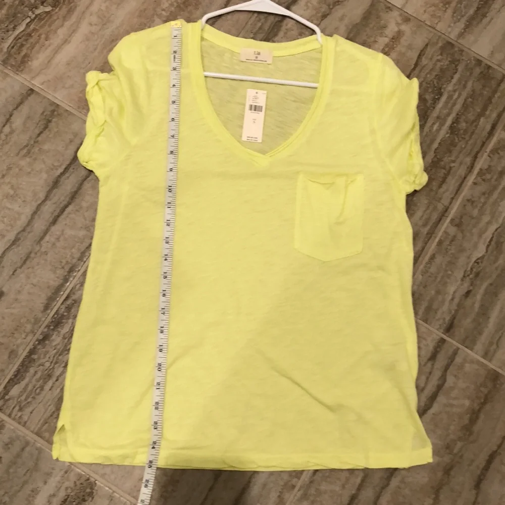 NWT Anthropologie t.la Lim/ Vert Classic V-Neck T-Shirt Size Small - Picture 9 of 12